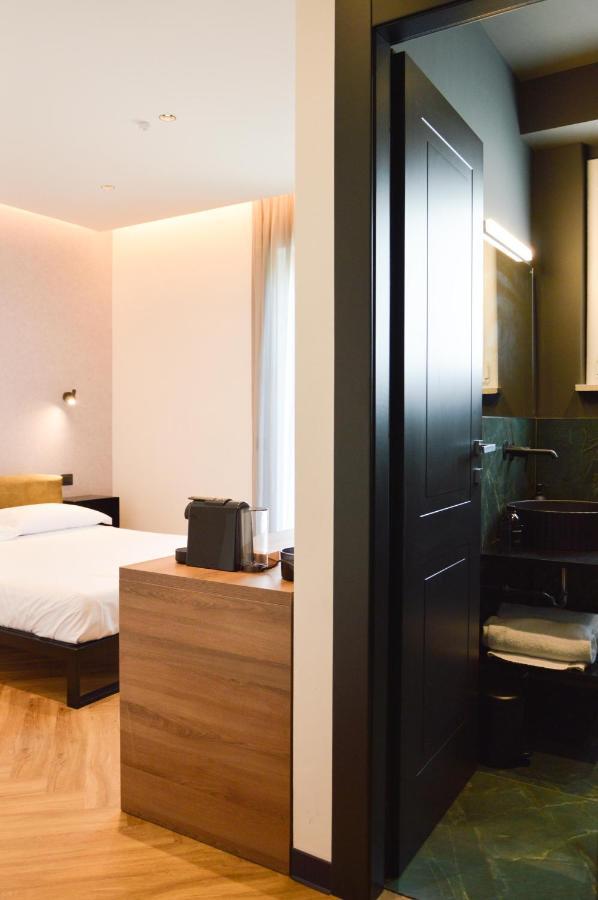 Adriatic Luxury Suites Pescara Exteriör bild